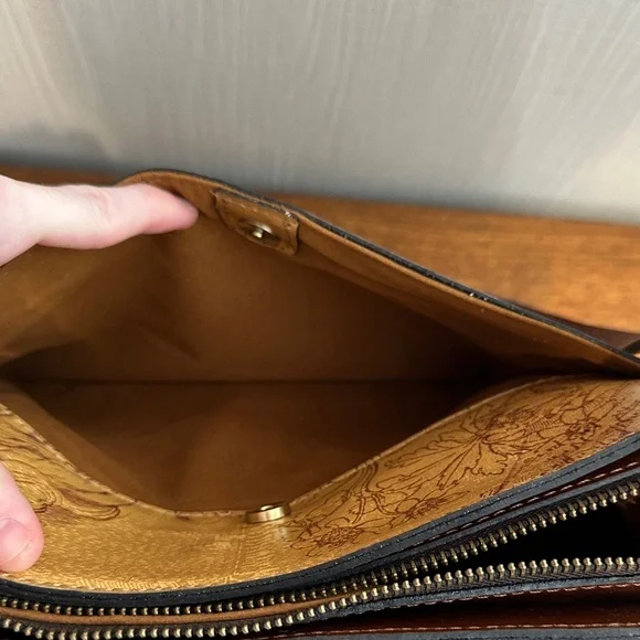 Patricia Nash Tan and Brown Shoulder Bag - Picture 7 of 16